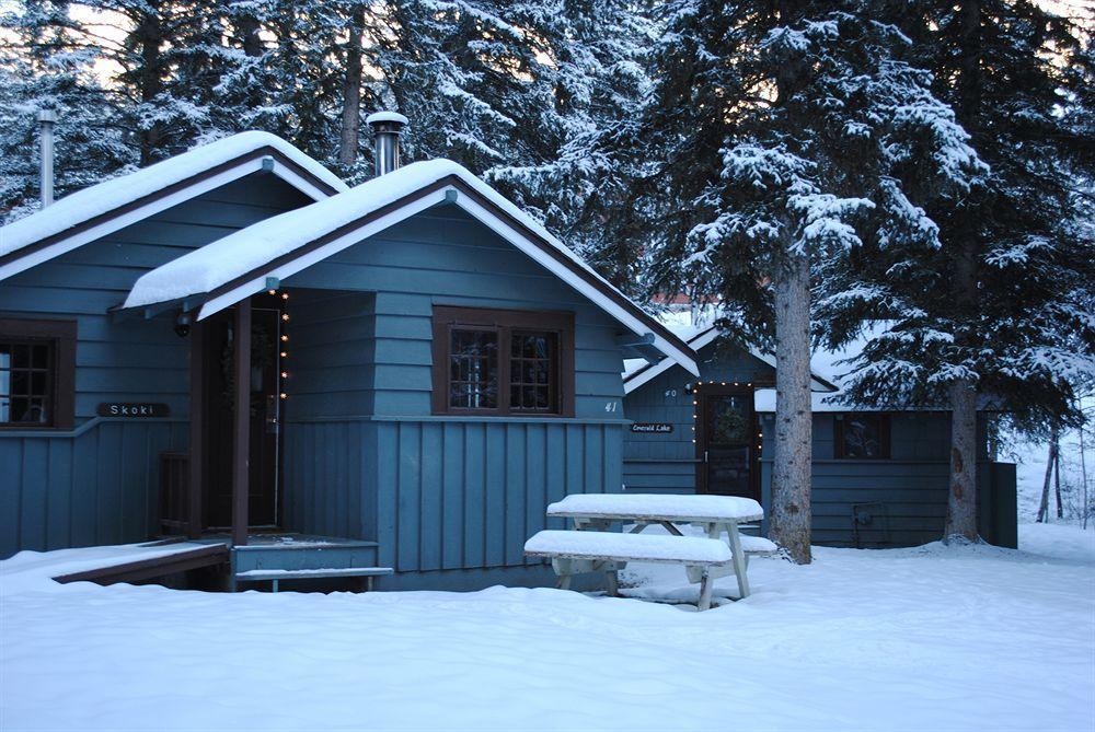 RUNDLE RIDGE CHALETS | CANMORE, CANADA | SEASON DEALS FROM $115