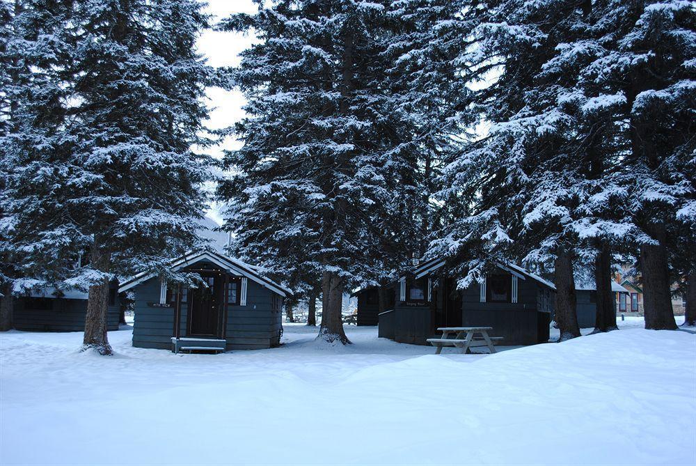 RUNDLE RIDGE CHALETS | CANMORE, CANADA | SEASON DEALS FROM $115